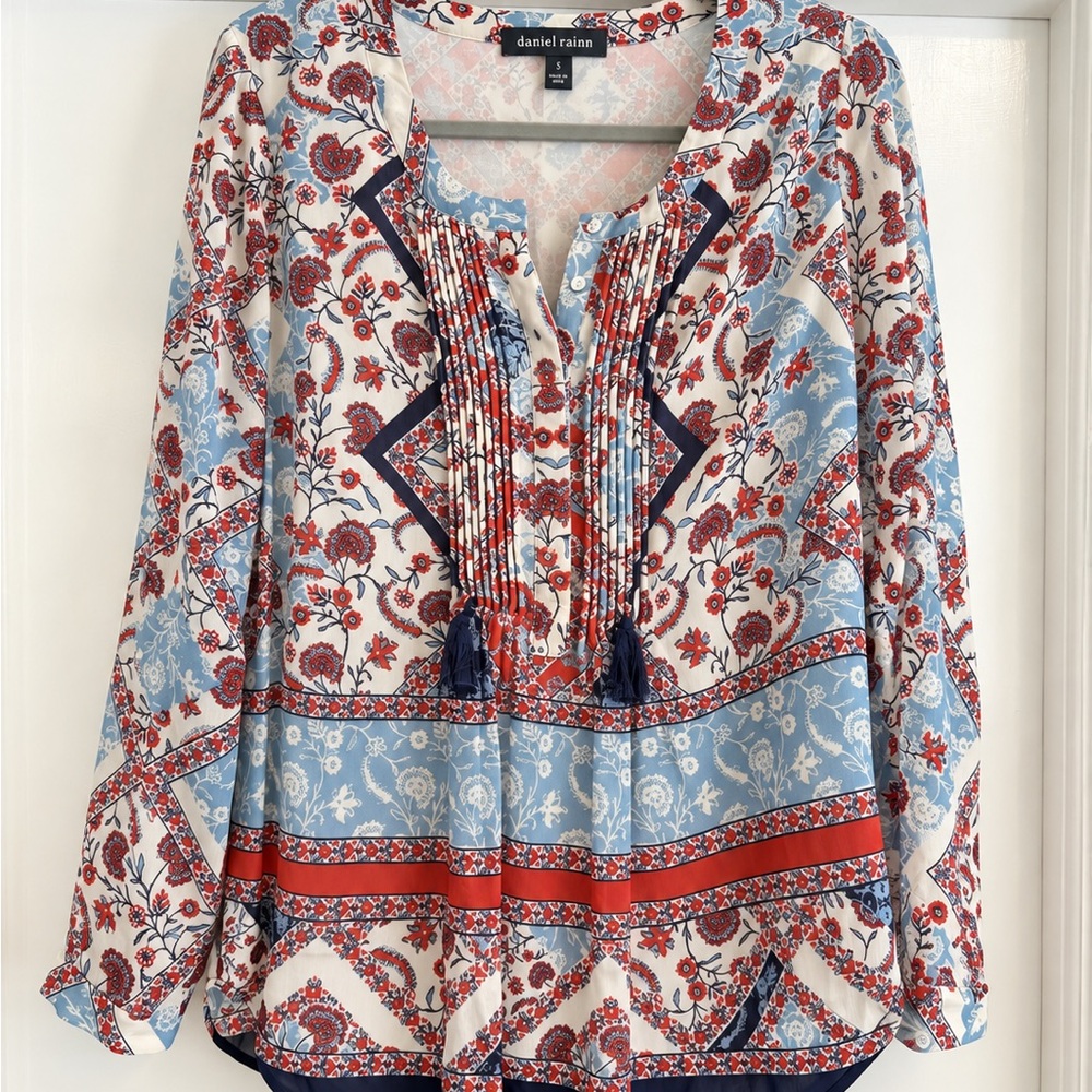 Daniel Rainn (Stitch Fix) Floral Pintuck Tassel Blouse in Red & Light Blue
